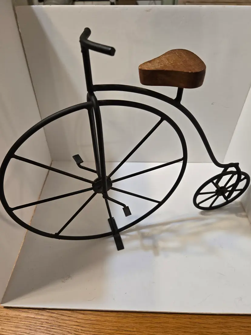 Metal Antique Style High Wheel Bicycle Wall Art Standing Decor Vtg Wooden Seat 11 1/2 x 14