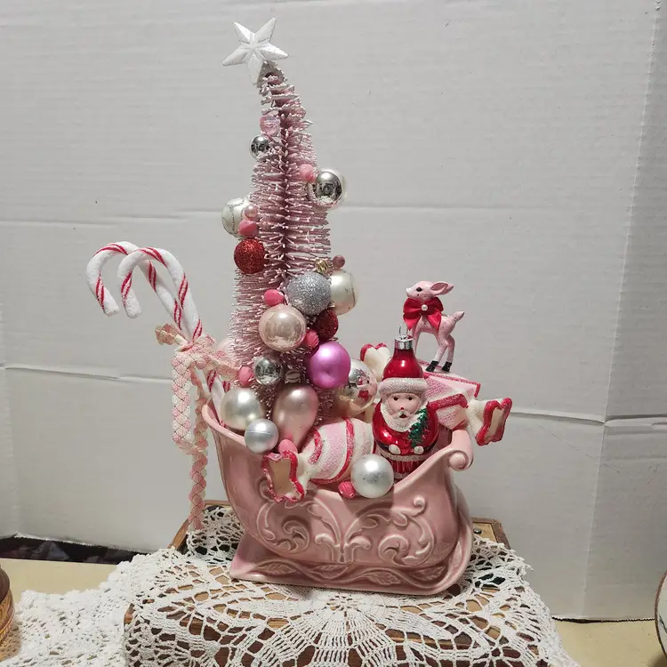 Santa's Candy Delivery Sleigh