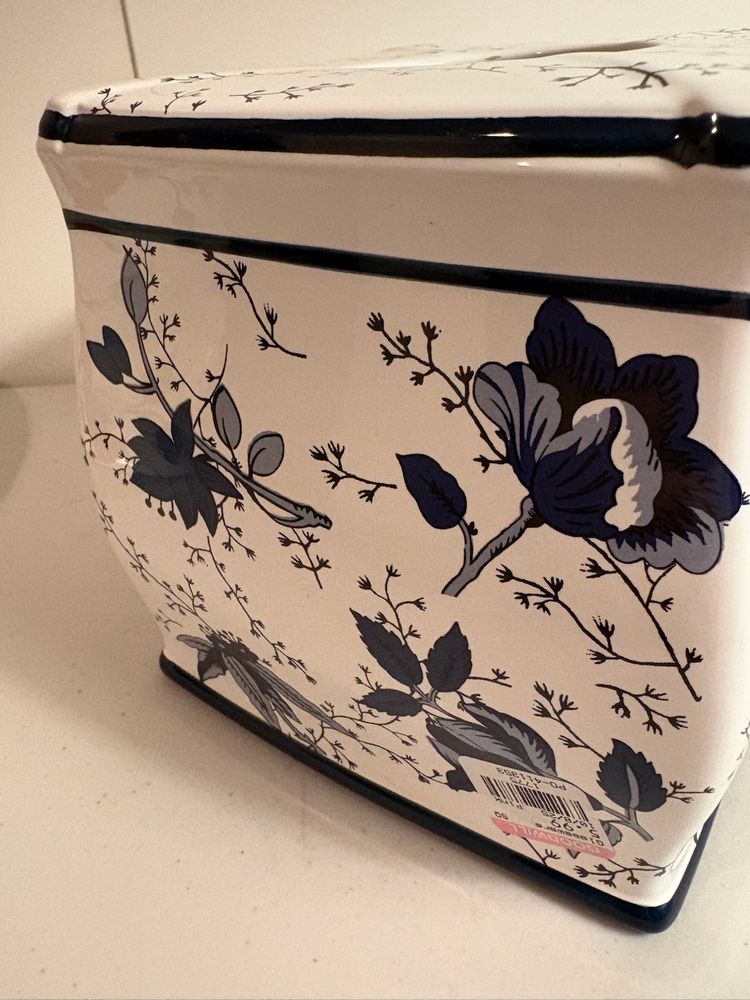 Waverly Porcelain Tissue Box Cover Holder Blue and White Chinoiserie