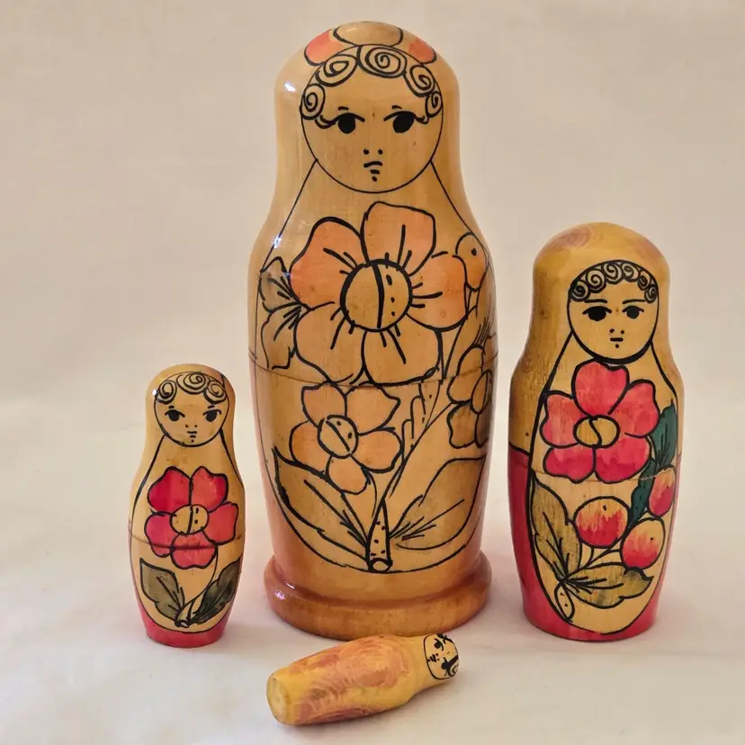 Wood Russian Nesting Dolls Matryoshka 4 Piece Set Hand Painted Vintage 5" Tall