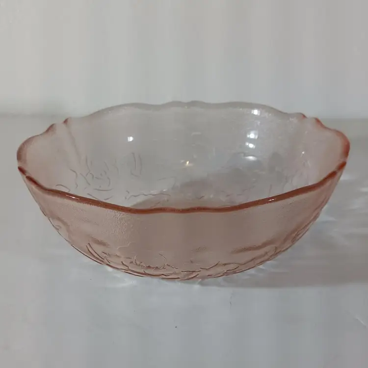 Vintage ARCOROC France ROSA PINK Glass Cereal Salad Bowl ROSES 6"