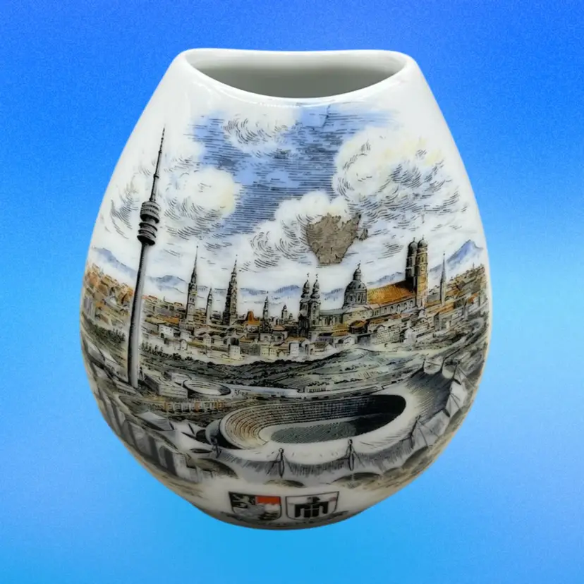 Small Porcelain Vase AK Kaiser West Germany 3.75”