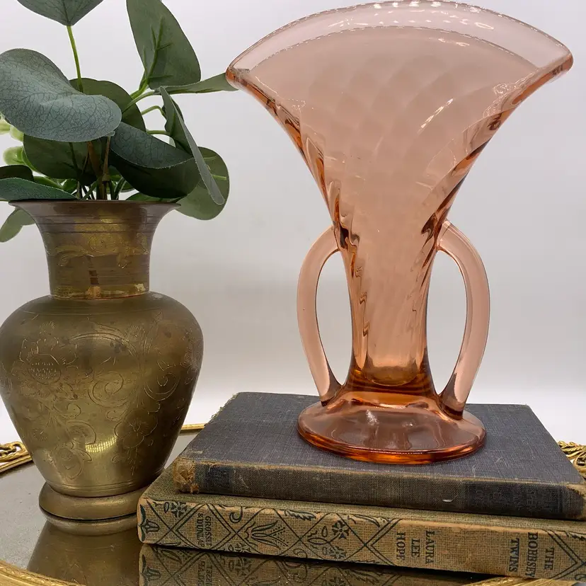 Vintage Art Deco Pink Depression Glass Twisted Optic Fan Vase 8”