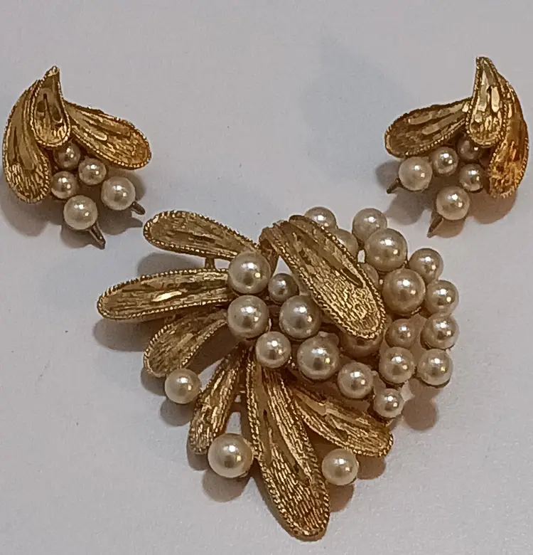 Spectacular Signed 3 piece Coro Faux Pearl Brooch & Earrings Set