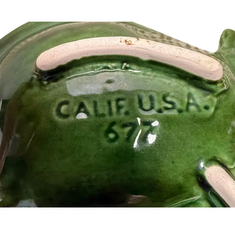 VTG ASHTRAY,MARKED CALIF. U.S.A. GREEN & AQUA ABSTRACT FISH SHAPE RIDGES GREEN & AQUA DRIP GLAZE, EXCELLENT PREOWNED CONDITION (please VIEW Photos).
