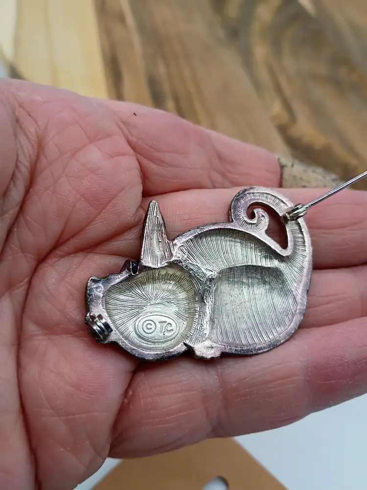 Disney Alice in Wonderland Enameled Bejeweled Cheshire Cat Broach Marked TC.