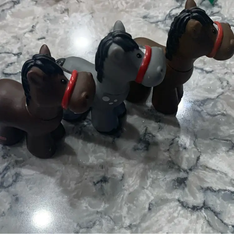 Fisher price Little People Horse Figures Lot 3
