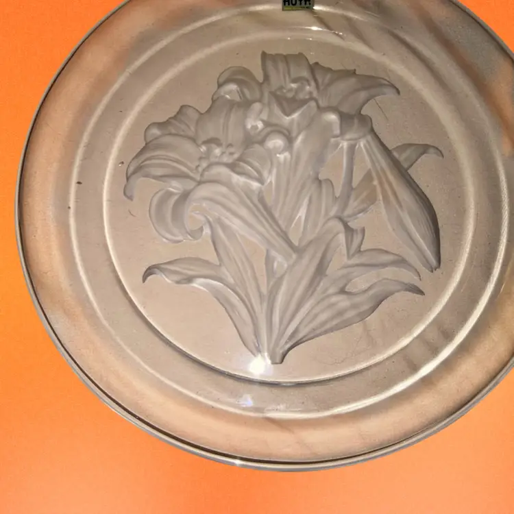 Crystal Relief Lilies Lilly Art glass Decorative Plate Hoya Japan
