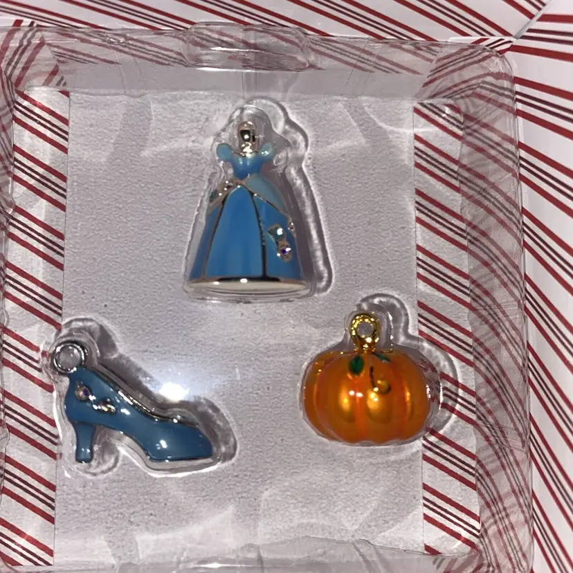 Hallmark Keepsake Disney Cinderella Having A Ball 3Pc mini Metal Ornaments 2019