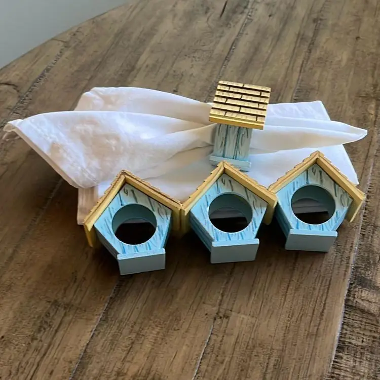 Birdhouse Napkin Rings And White Cloth Napkins Set Of 4