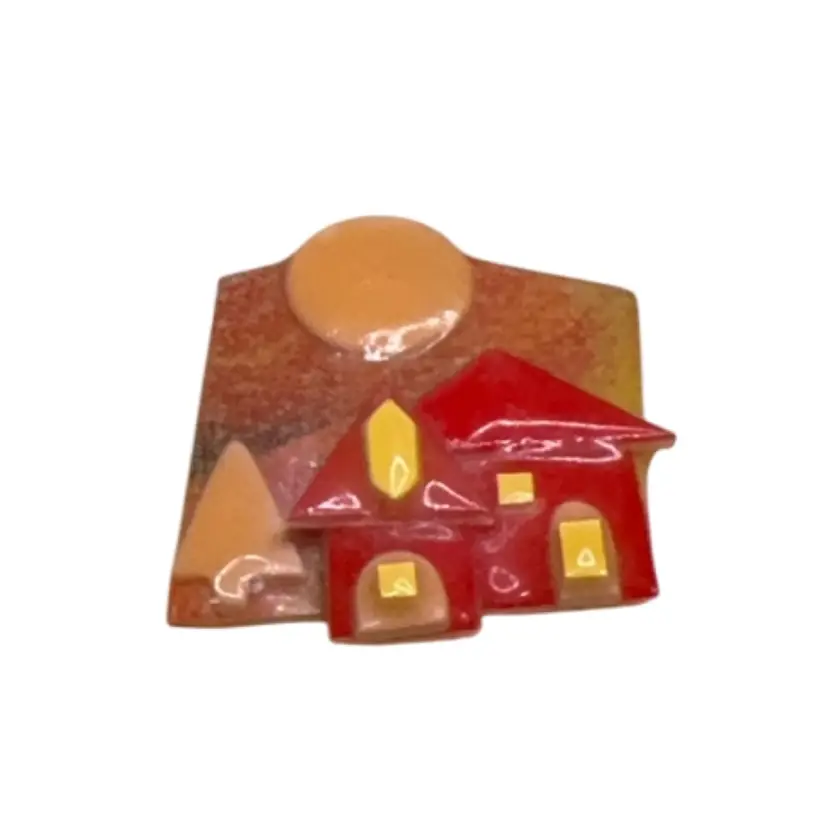 L08 Lucinda House Pin