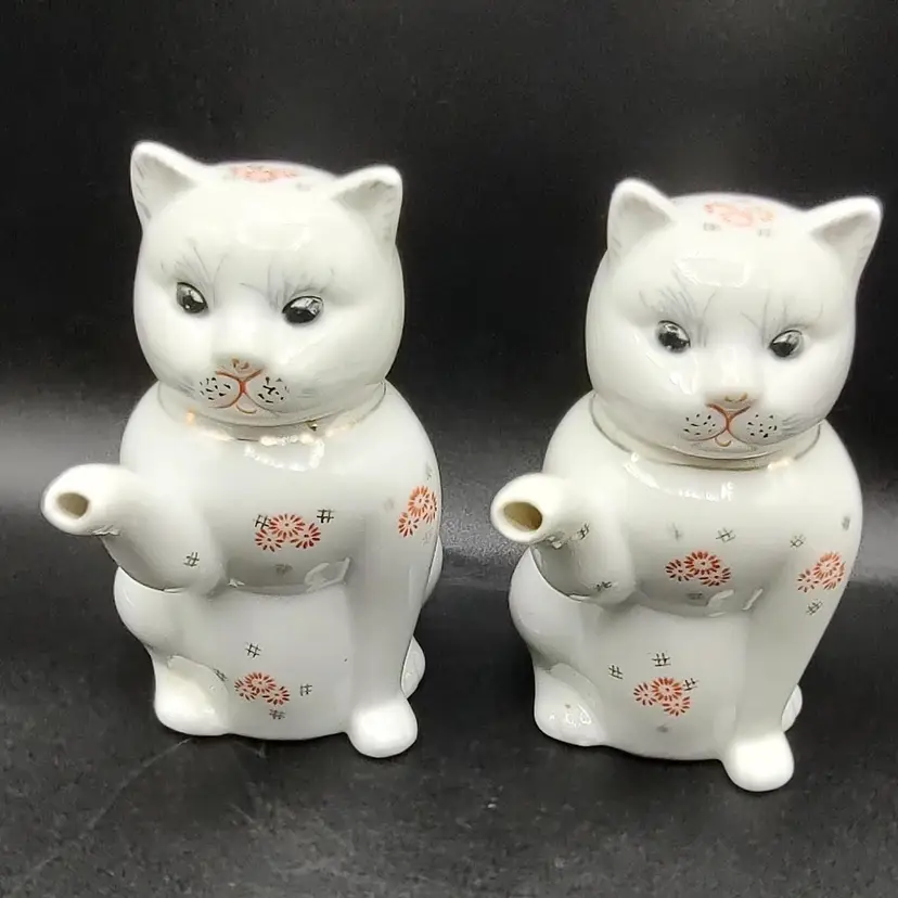 Two Vtg Lucky Kittens Ceramic Creamers