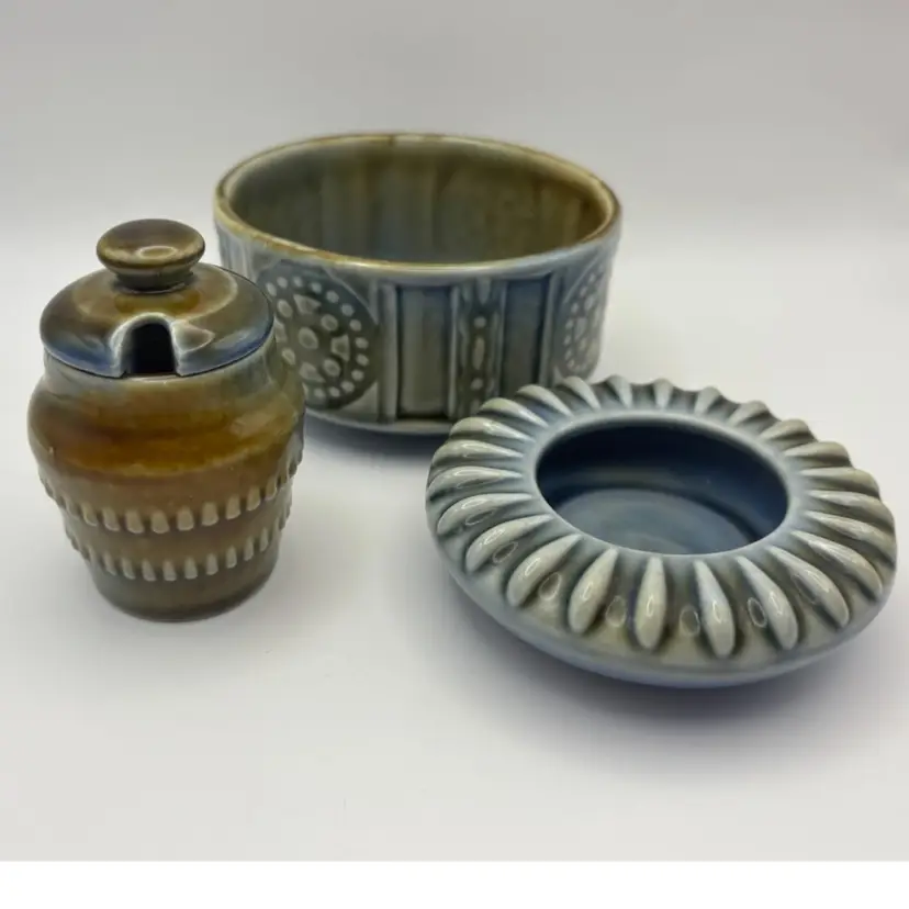 Collection Of Small Irish Porcelain Wade Pottery