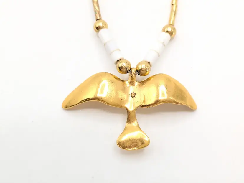 Vintage Gold Tone Dove Bird Pendant Necklace