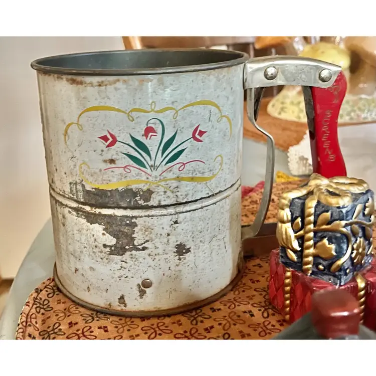 Androck Lilac Pattern Flour Sifter