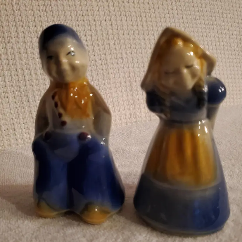 Vintage Dutch Couple Salt And Pepper Shakers
