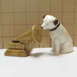 VTG RCA Nipper & Phonograph Salt & Pepper Shaker Set