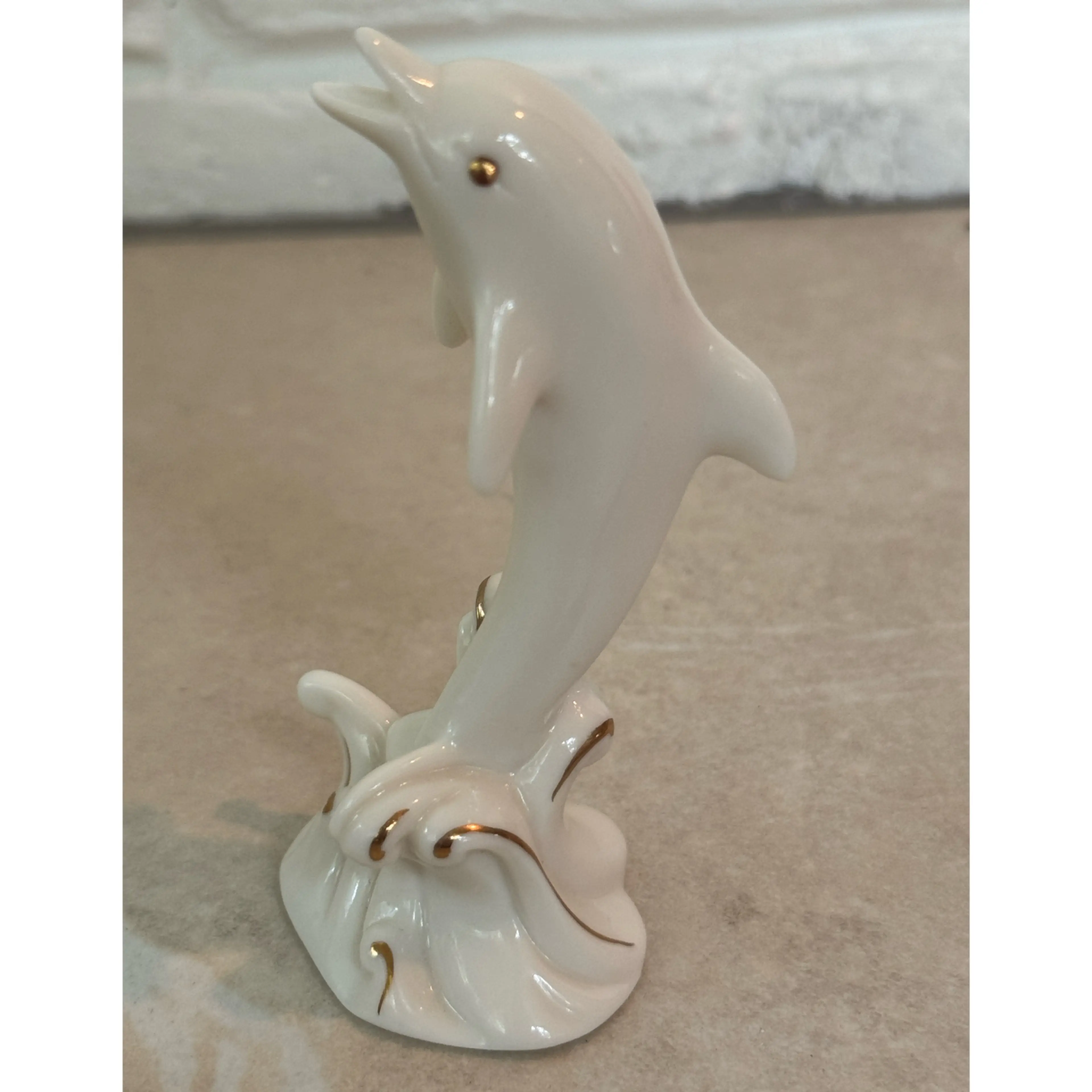 Image 3 of 6