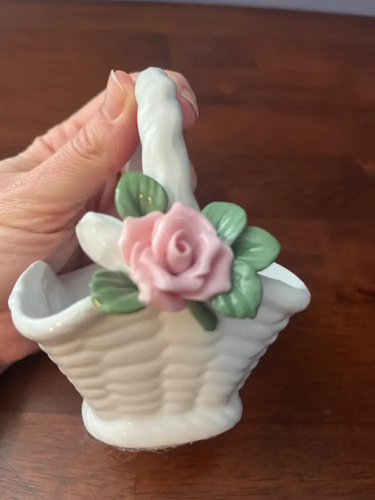 Vintage Italian ceramic decorative basket with a pink rose. 5” Hx3”w