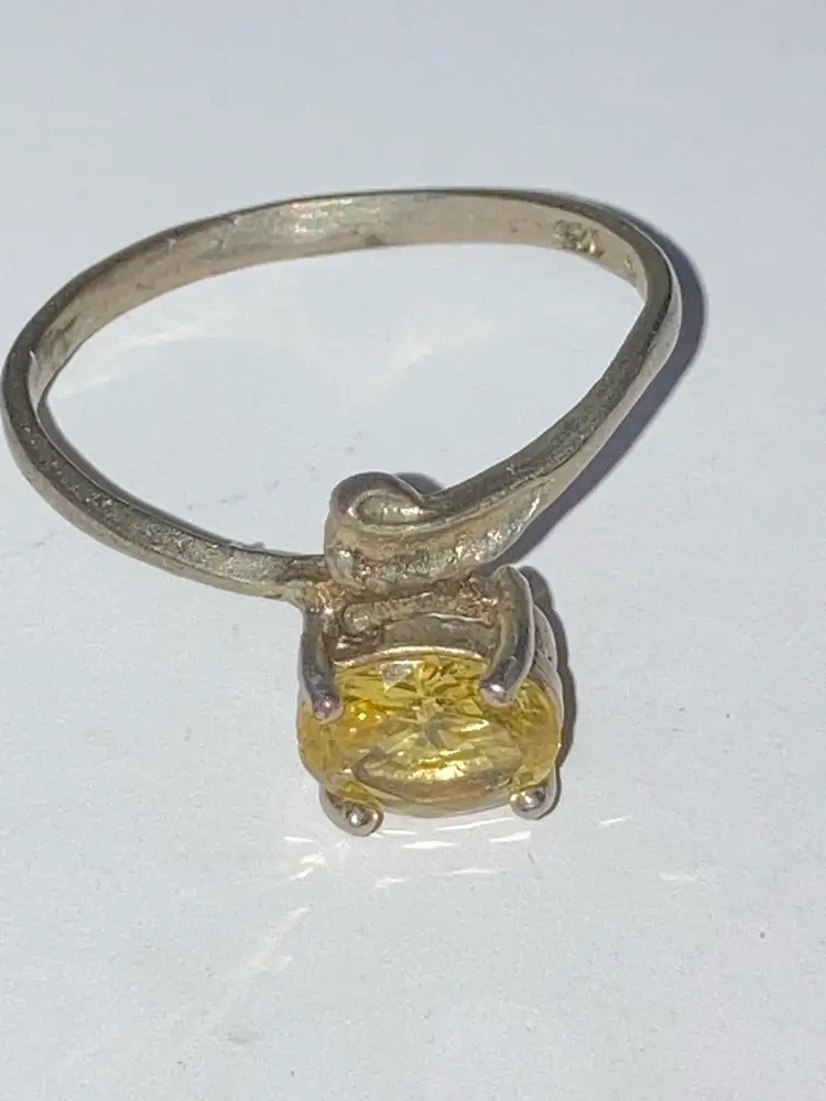 Vintage Sterling Silver Ring With A Yellow Citrine Colored Stone! Size 8! Stamped and Acid Tested!
