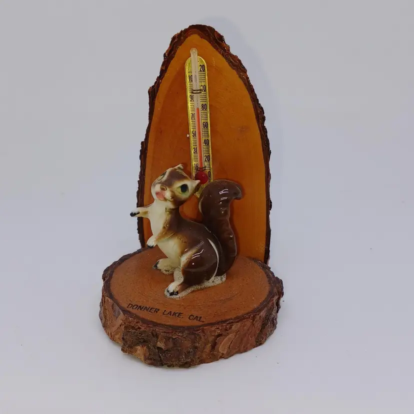 1940s Hagen Reneker Squirrel Rustic Wood Temperature Thermometer Souvenir