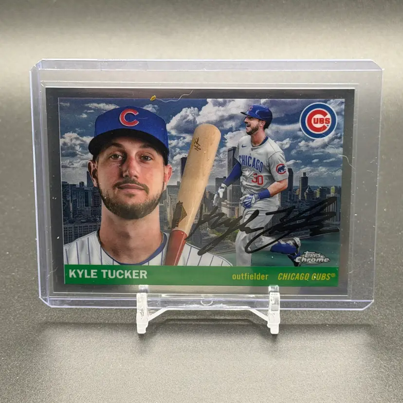 KYLE TUCKER 2025 Topps Chrome Platinum City Variation SP - Chicago Cubs
