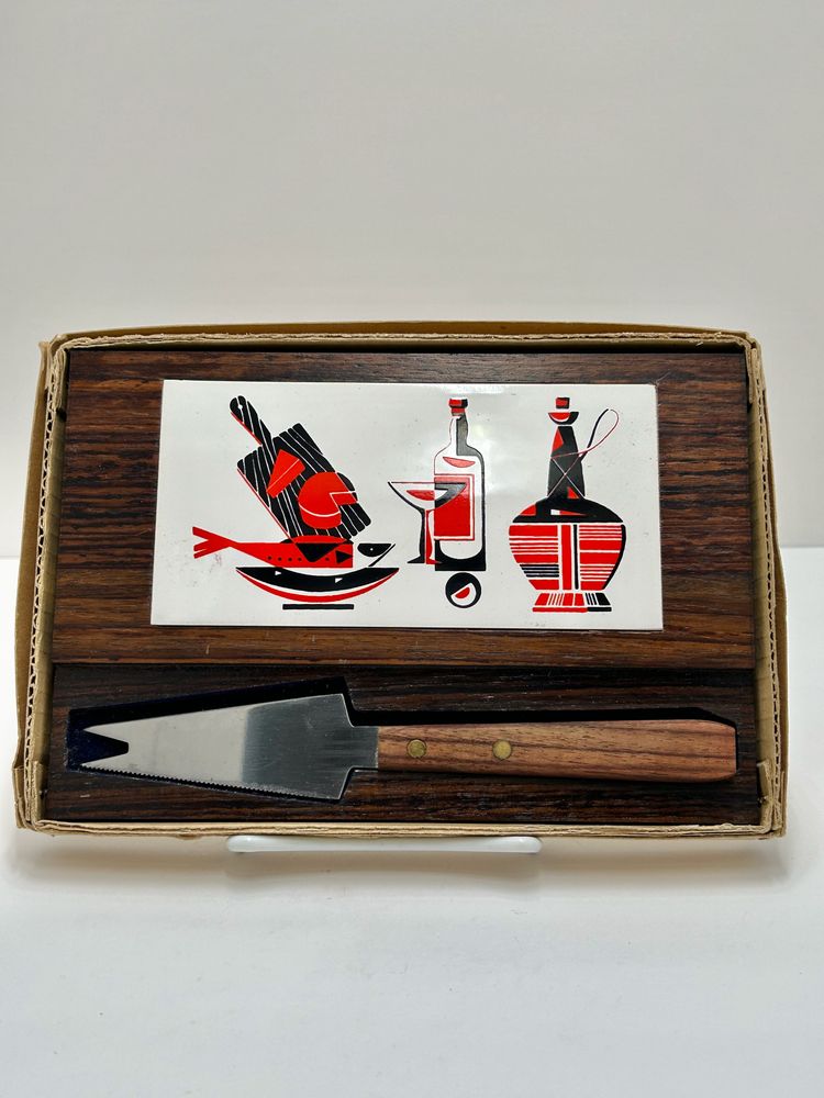 Apex MCM New in Box Small Cheese Board with Knife