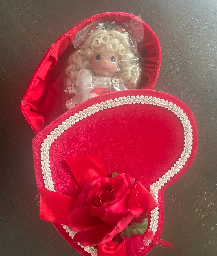 Valentines Day Precious Moments Doll In Original Velvet/velour Heart Shaped Box. (almost) Vintage 2007