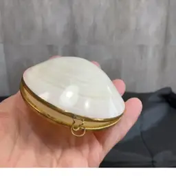 Shell Trinket Compact