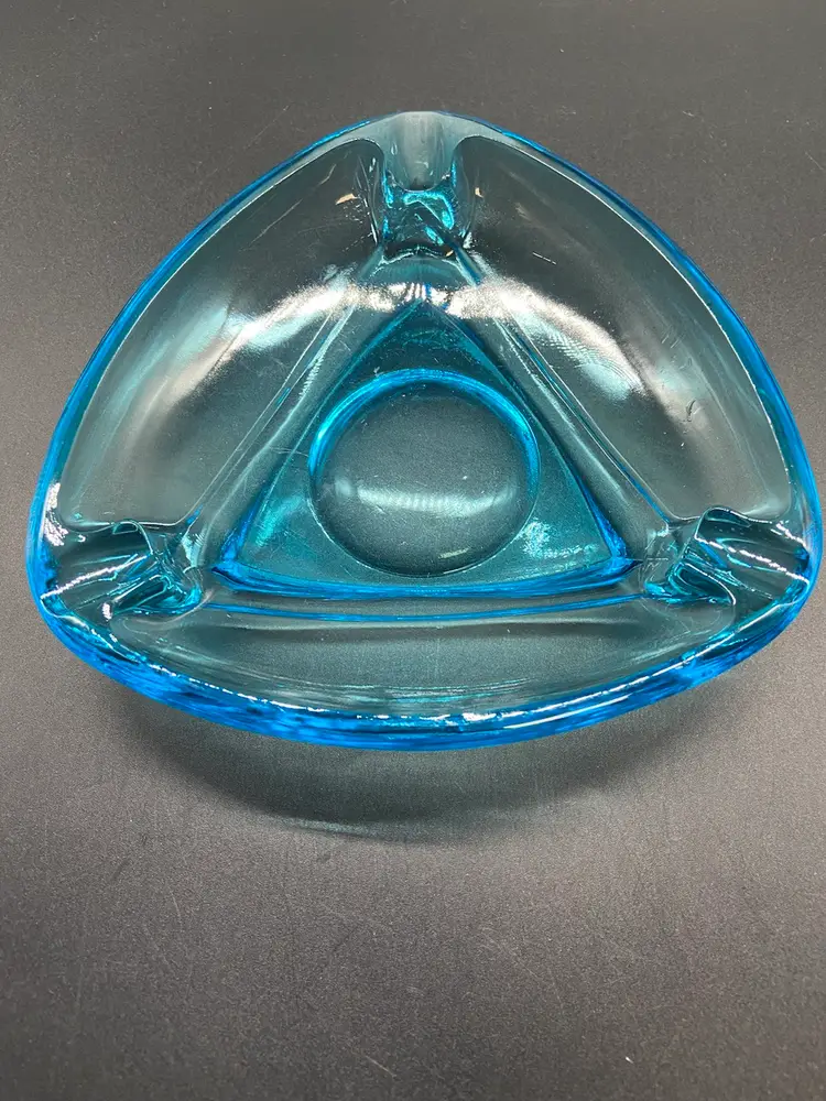 #8 GG  Hazel, Atlas Capri aqua vintage mid century triangle tray