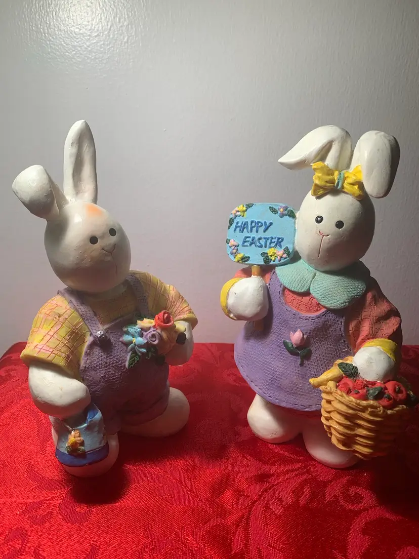 Easter Bunny Rabbit Chalkware Pair