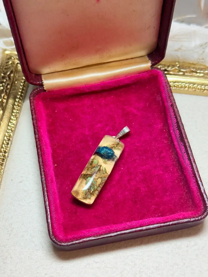 Vintage 1970’s Sterling Silver Lucite Encased Real Flower Pendant 1.5”