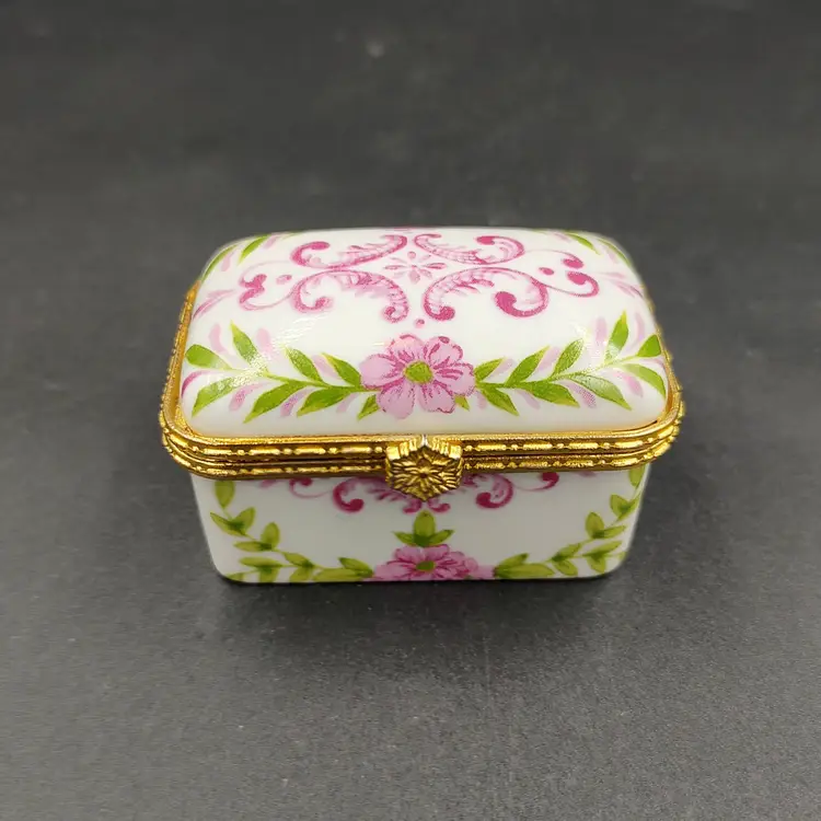Vtg Hand Painted Porcelain Trinket Dish/ Pill Box