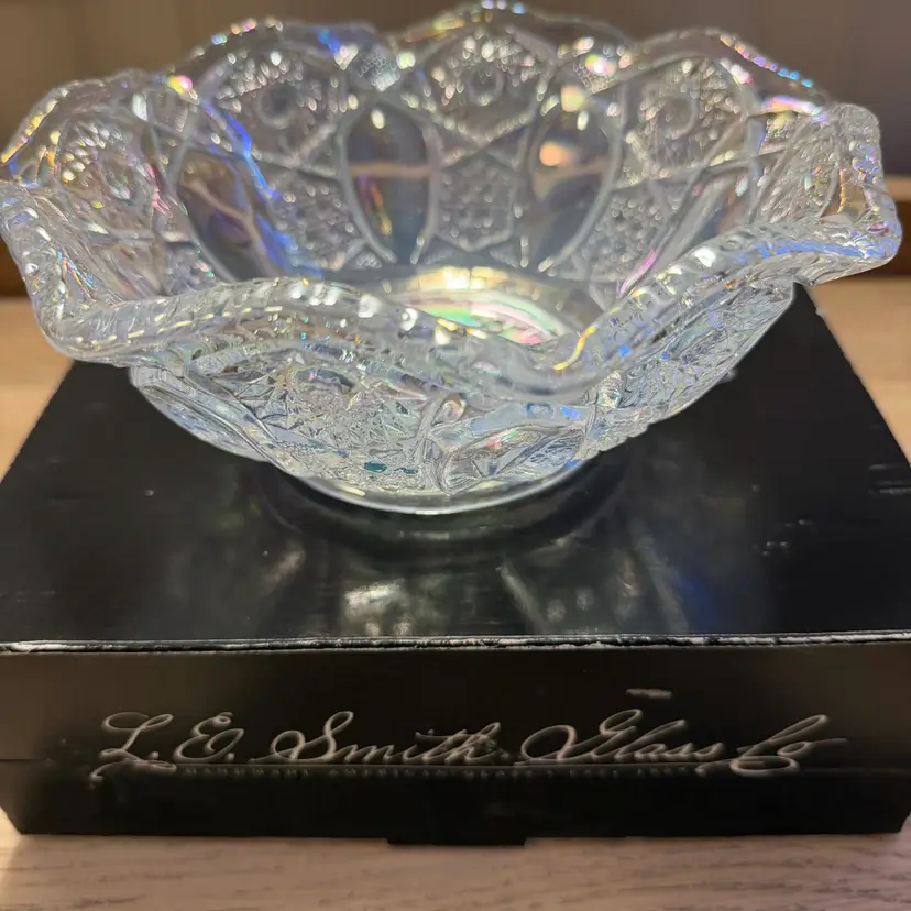 L.E. Smith Iridescent Glass Bowl w/ Original Box