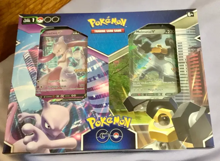 Pokemon TCG: 2022 Pokemon GO V Battle Deck Mewtwo vs. Melmetal
