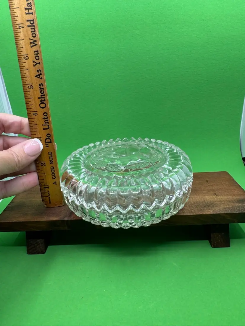 Vintage 5” ribbed clear glass trinket box with lid and sawtooth rim
