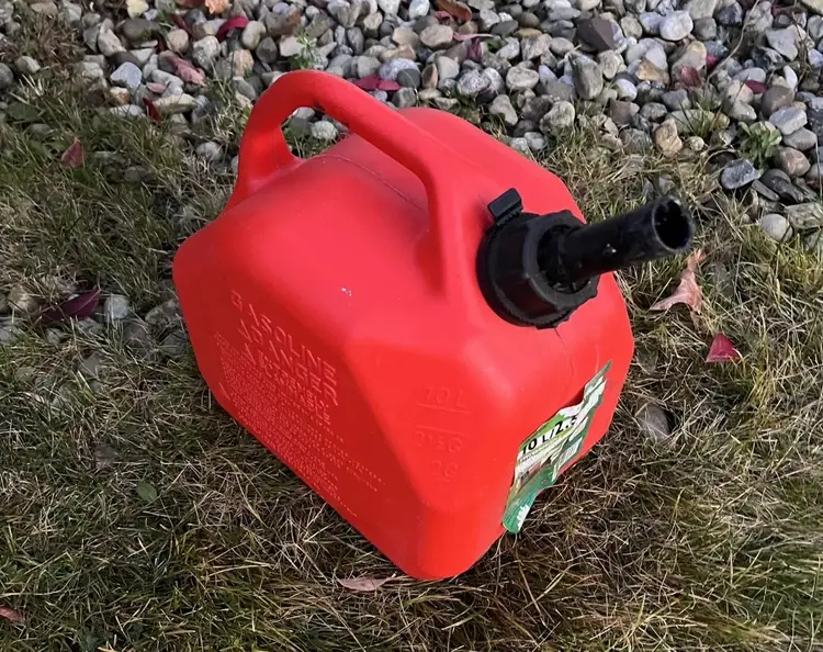 Scepter 2.5 Gallon ECO Spillproof System Gas Can Environmentally Friendly Canada