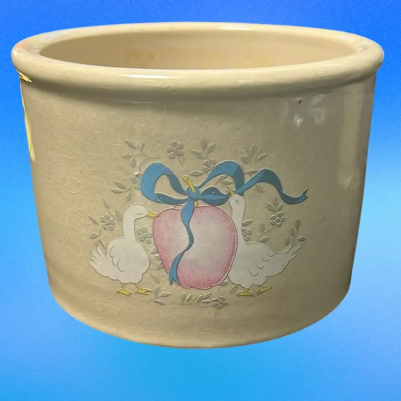 Small Robinson Rasbottom Pottery Crock With Ribbon And Geese