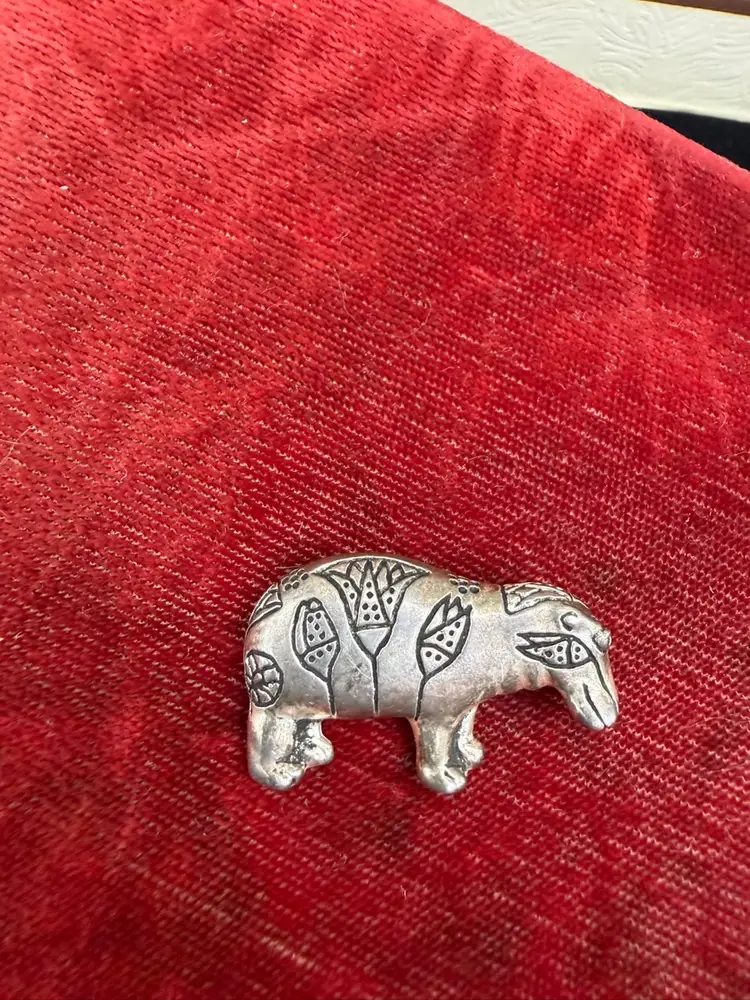 MMA (Metropolitan Museum of Art) William the Hippo brooch pin