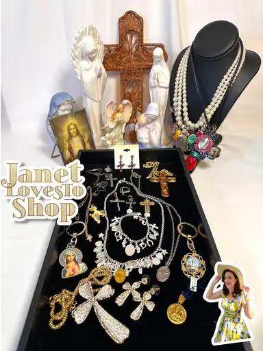 Vintage Religious Jewelry, And Collectibles 🥰￼￼
