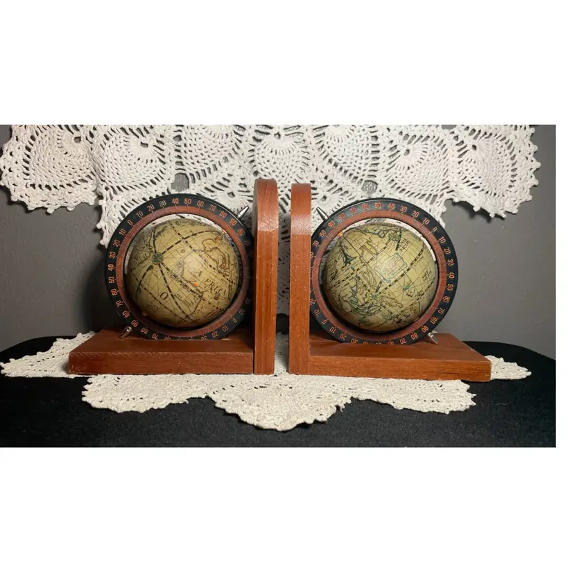 VINTAGE MID CENTURY MODERN ROTATING GLOBE BOOKENDS WOOD SET MADE IN HONG KONG
