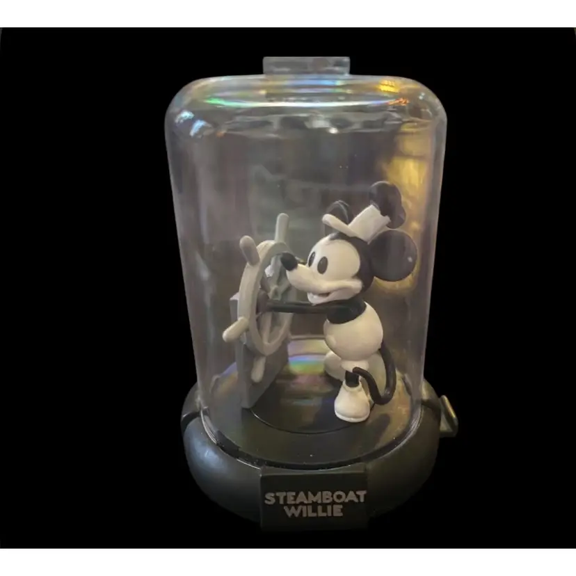 #04 - 2018 Disney Domez Figure As Pictured ( 3" Tall)