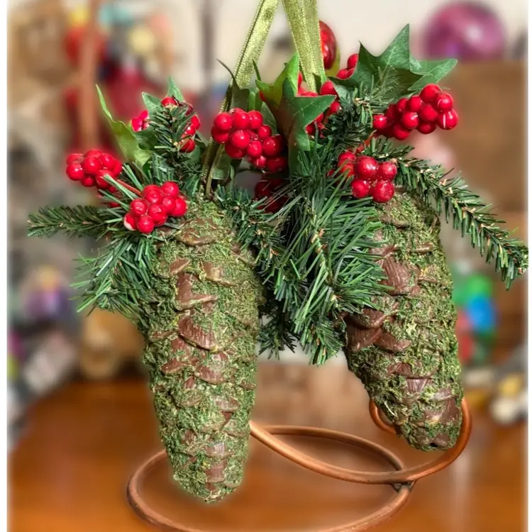 Winter Decorations Pine Cones With Berries And Pine