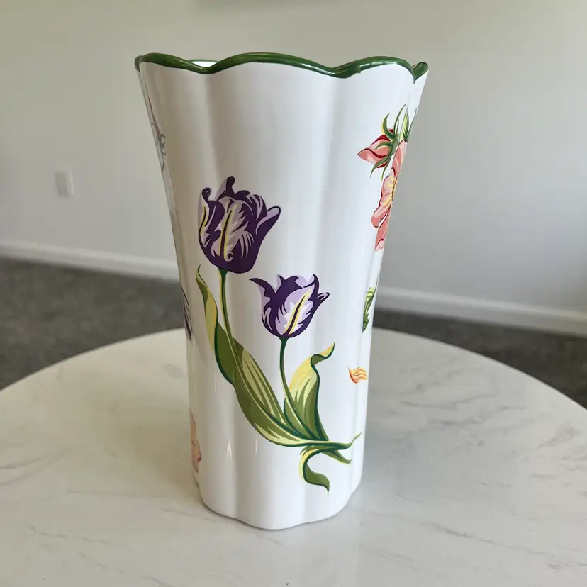 Vtg Tiffany & Co Tiffany Petals Floral Vase Scalloped Fluted Cottagecore Flower