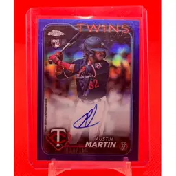 #32 - Austin Martin Topps Chrome RC Auto /150