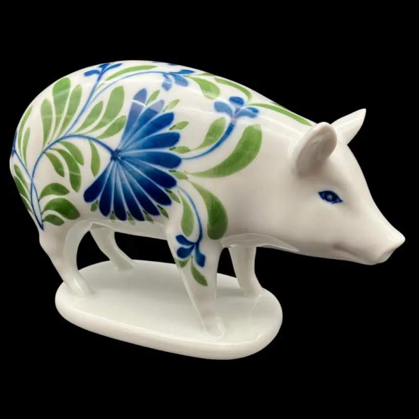 BIN - Vintage Large Hand Painted Porcelain Pig Made In Phillipines 7”