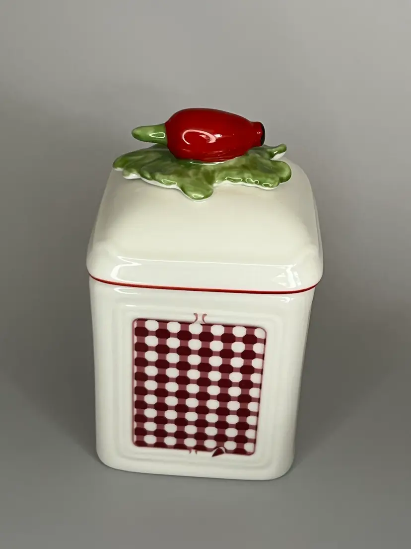 Villeroy & Boch French Country Garden Charm 1 Small Jam Jar  Red Barberry 4 1/2”