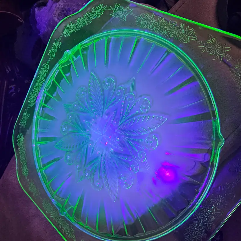 Jeanette uranium cake plate footed glass Adam green Depression