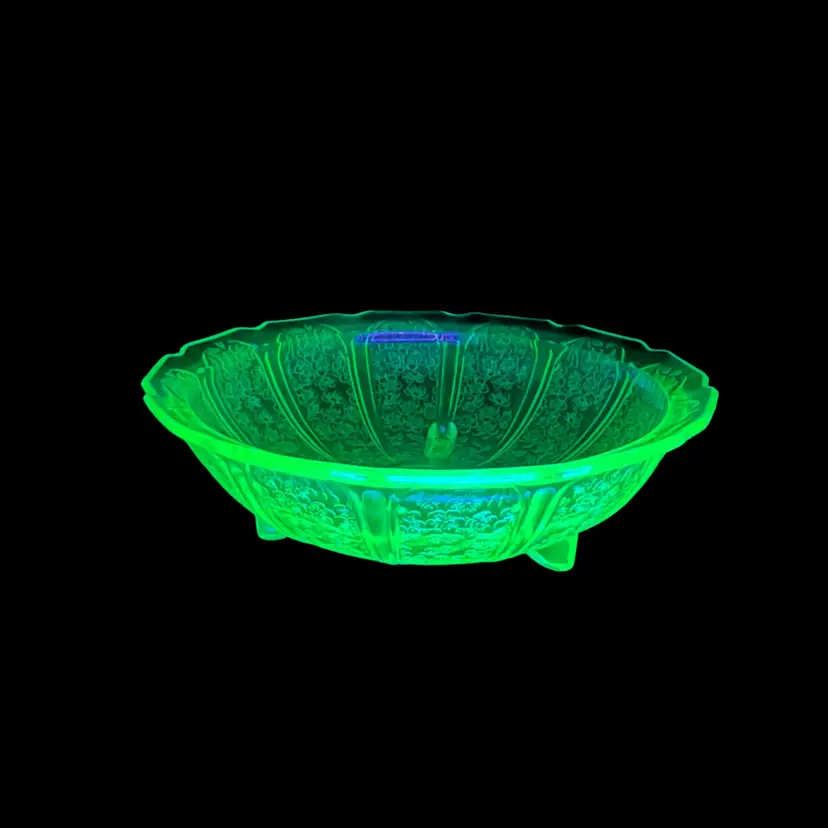 Vintage Uranium Glass Berry Fruit Bowl 10.5" 3 Footed Serving Dish Large Cherry Blossom Green UV Reactive