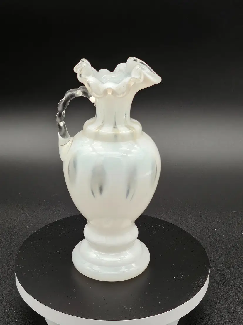 VTG FENTON MOONSTONE OPALESCENT MILK GLASS COIN DOT PITCHER VASE W/ HANDLE READ